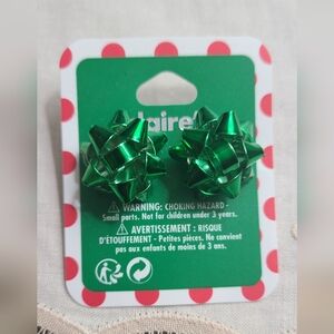 NWT Claire's Metallic Green Gift Bows Earings 💚